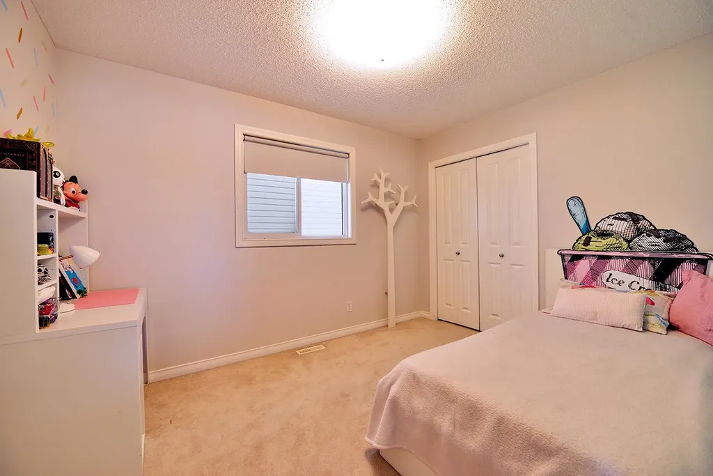 88 Evansford Road NW Calgary AB T3P 1G8