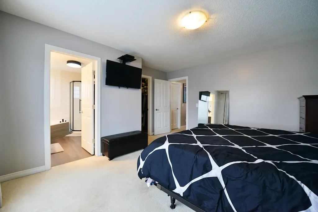 88 Evansford Road NW Calgary AB T3P 1G8