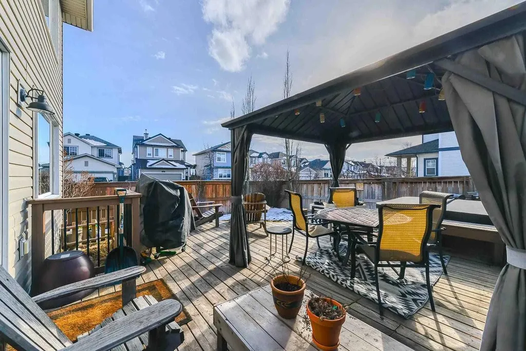 88 Evansford Road NW Calgary AB T3P 1G8