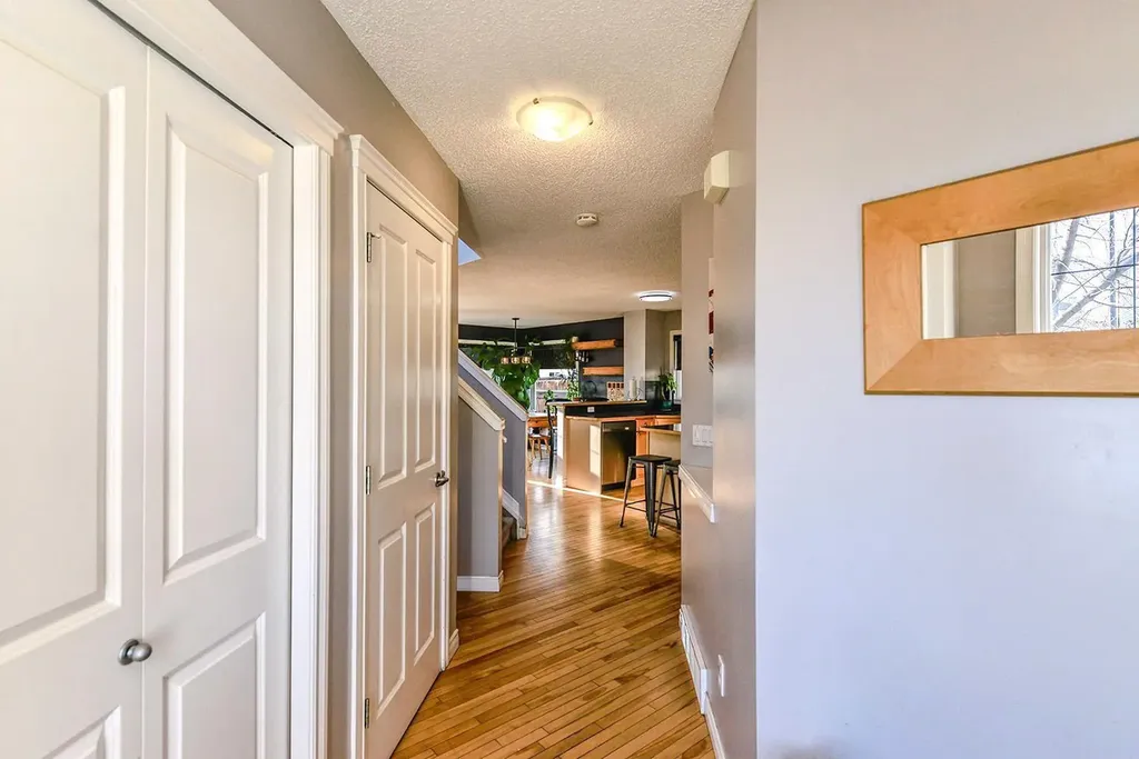 88 Evansford Road NW Calgary AB T3P 1G8