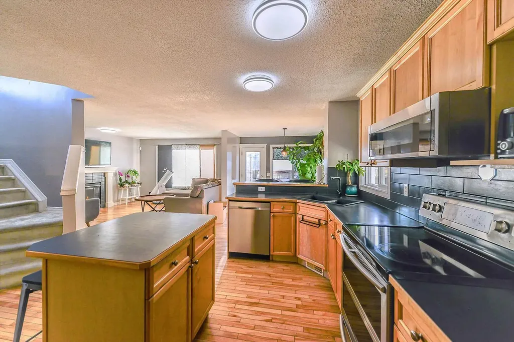 88 Evansford Road NW Calgary AB T3P 1G8
