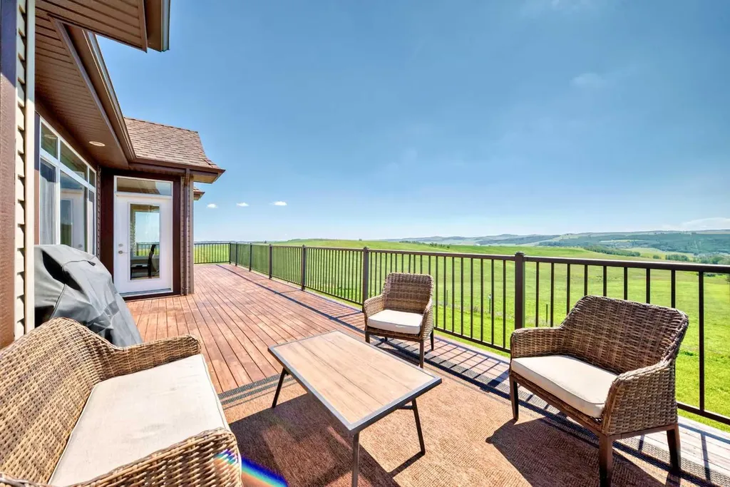 196096 144 Street W Rural Foothills County AB T1S1R8