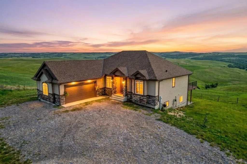 196096 144 Street W Rural Foothills County AB T1S1R8