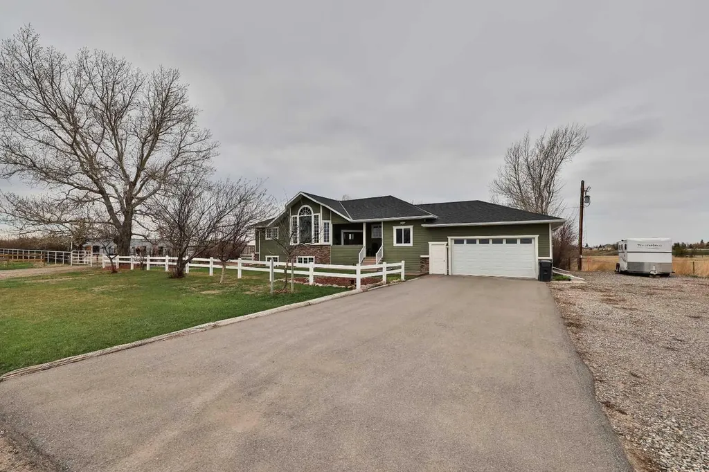 609 7 Avenue Stirling AB T0K 2E0