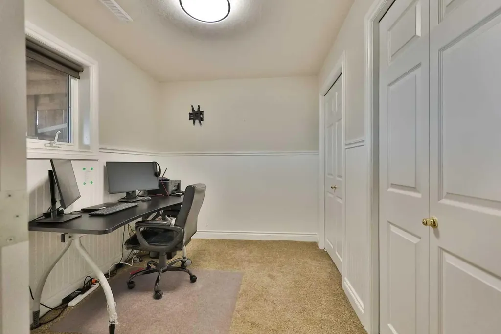 609 7 Avenue Stirling AB T0K 2E0