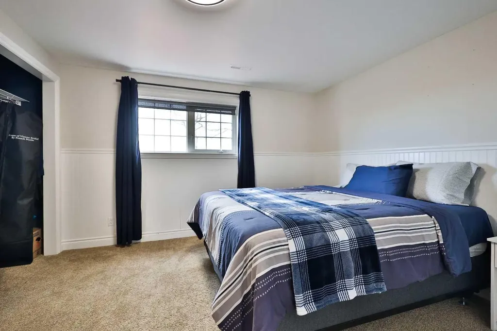 609 7 Avenue Stirling AB T0K 2E0