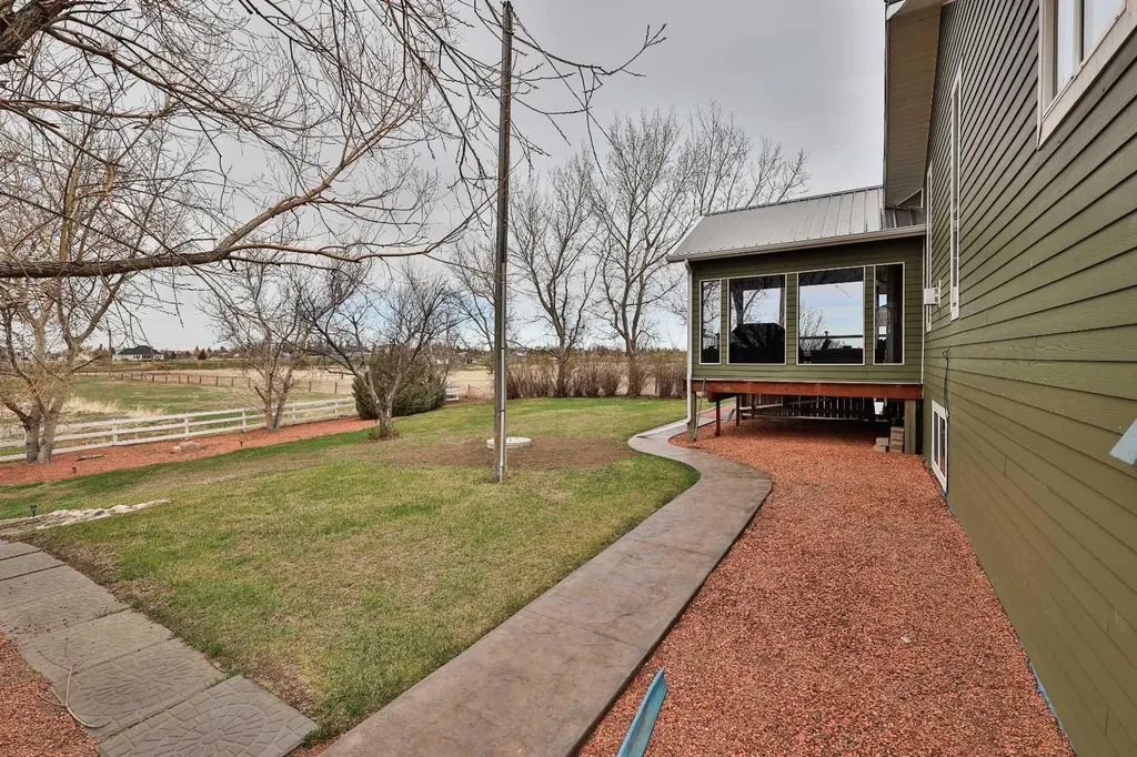 609 7 Avenue Stirling AB T0K 2E0