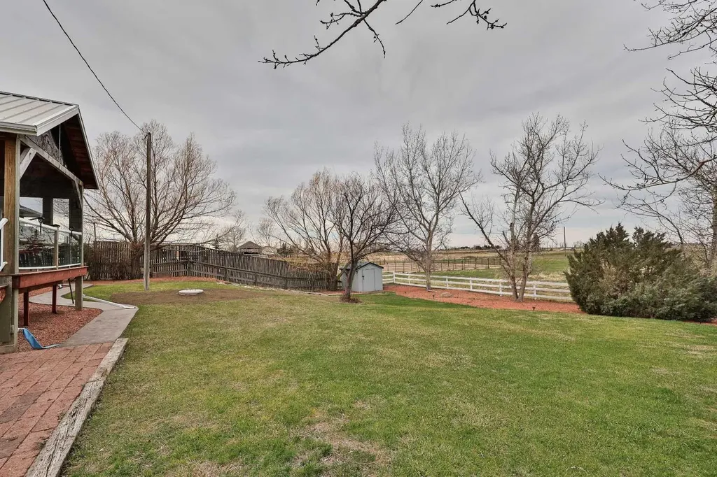 609 7 Avenue Stirling AB T0K 2E0
