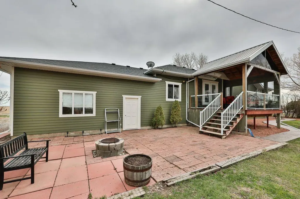 609 7 Avenue Stirling AB T0K 2E0