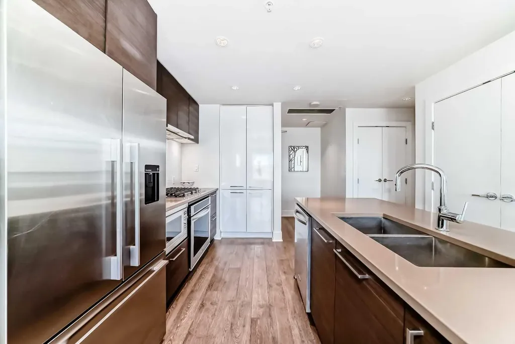 38 9 Street NE Calgary AB T3E 7X9