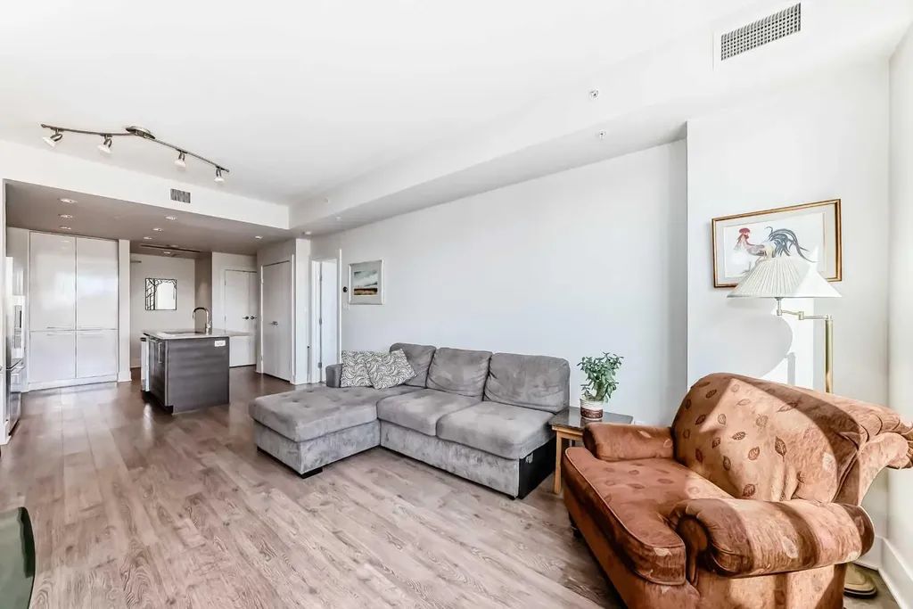 38 9 Street NE Calgary AB T3E 7X9