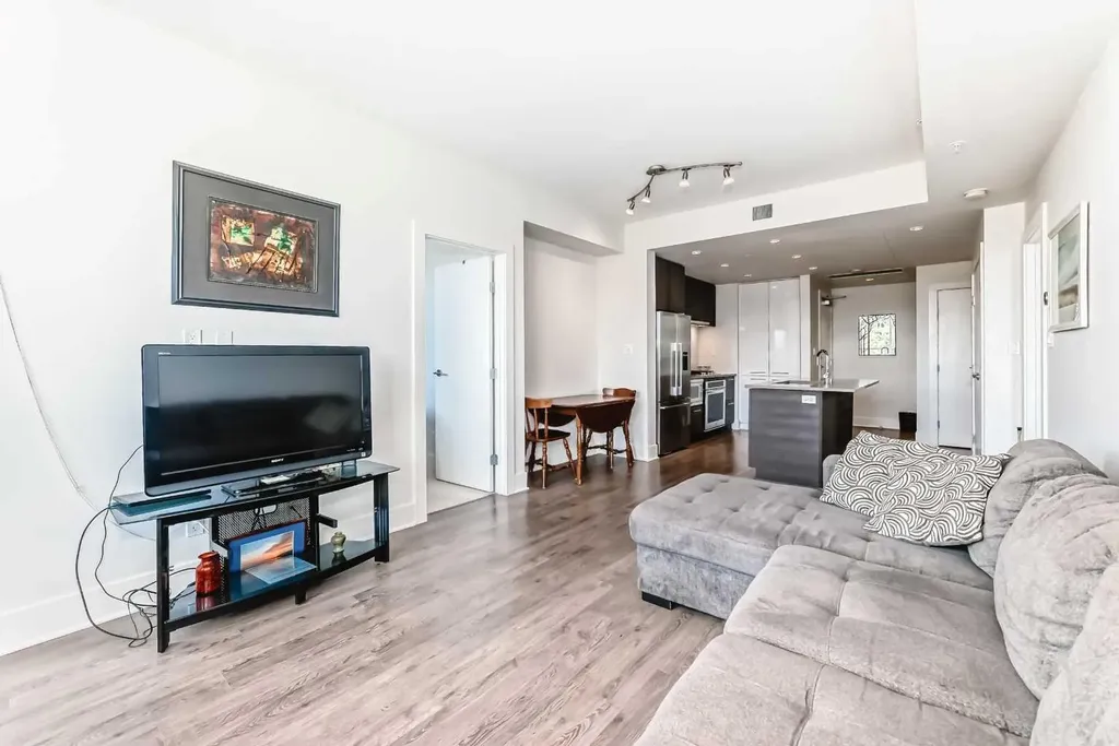38 9 Street NE Calgary AB T3E 7X9