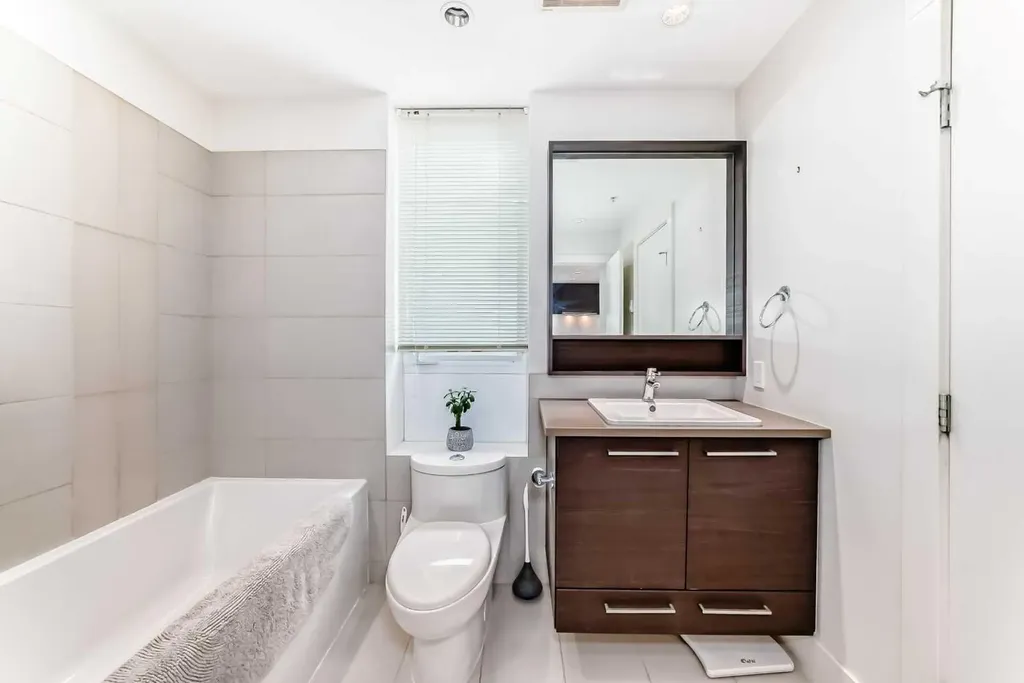 38 9 Street NE Calgary AB T3E 7X9
