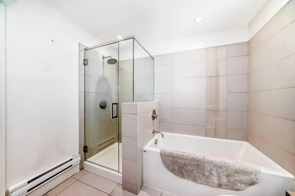38 9 Street NE Calgary AB T3E 7X9