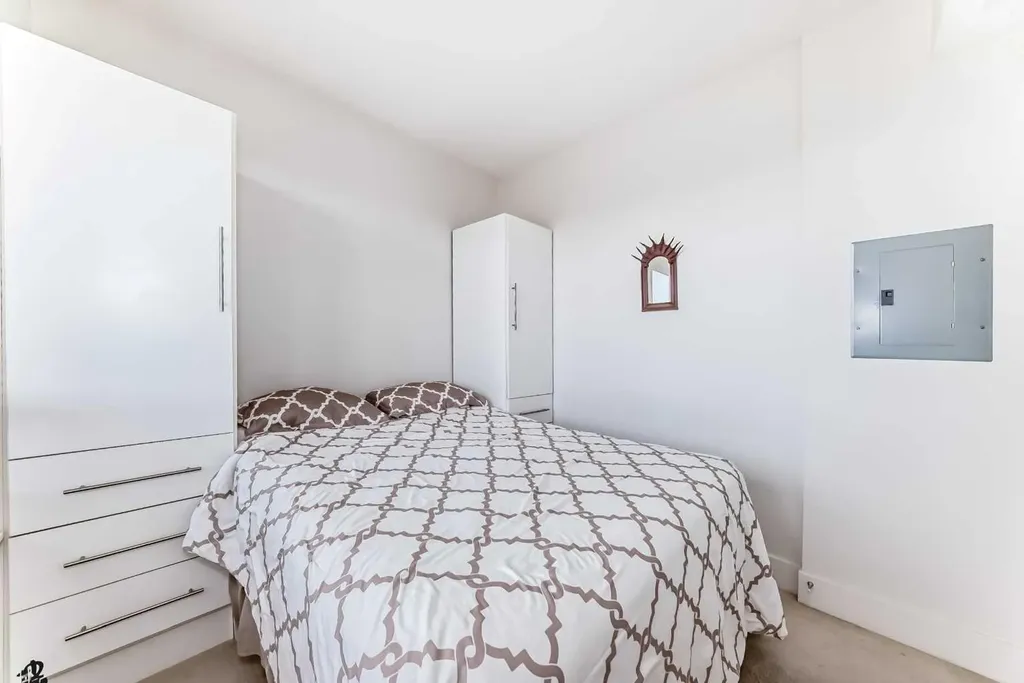 38 9 Street NE Calgary AB T3E 7X9
