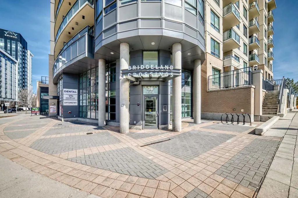 38 9 Street NE Calgary AB T3E 7X9