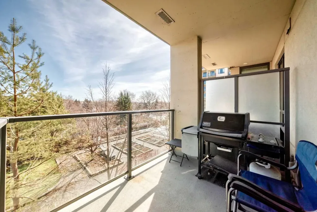 38 9 Street NE Calgary AB T3E 7X9