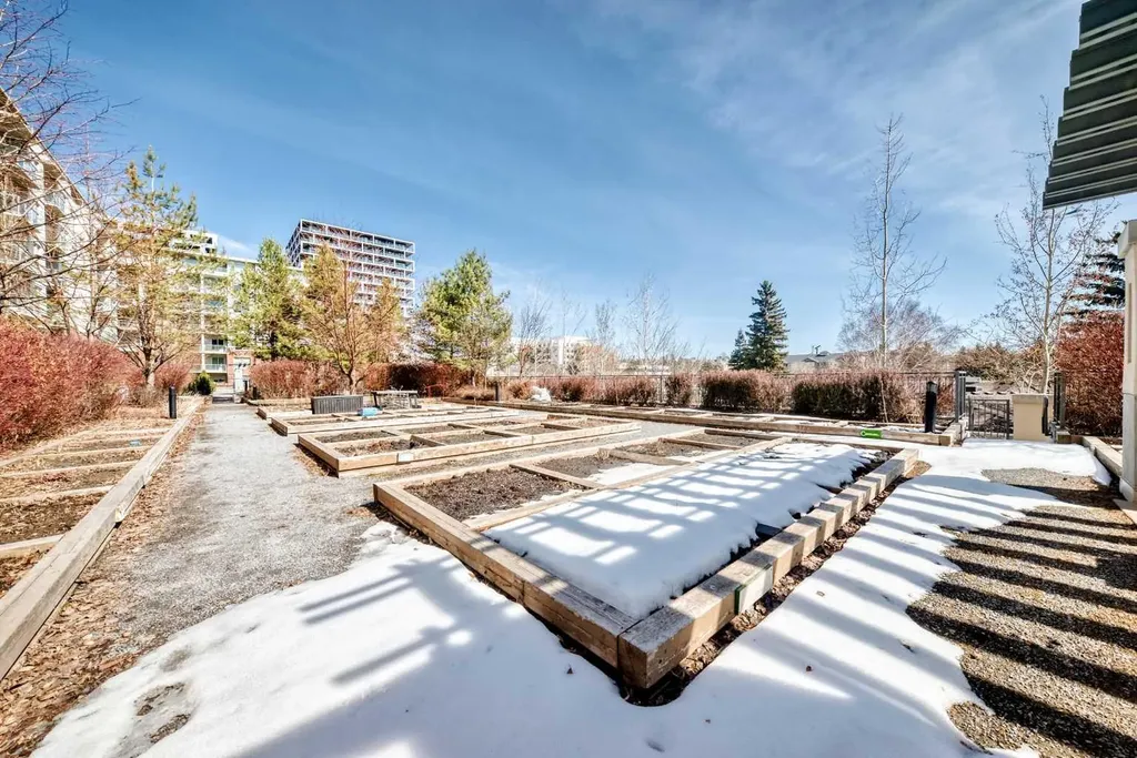 38 9 Street NE Calgary AB T3E 7X9
