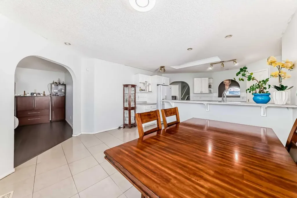 22 Applestone Park SE Calgary AB T2A 7S4