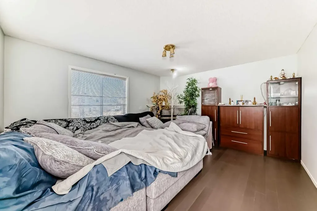 22 Applestone Park SE Calgary AB T2A 7S4