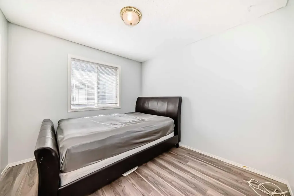 22 Applestone Park SE Calgary AB T2A 7S4