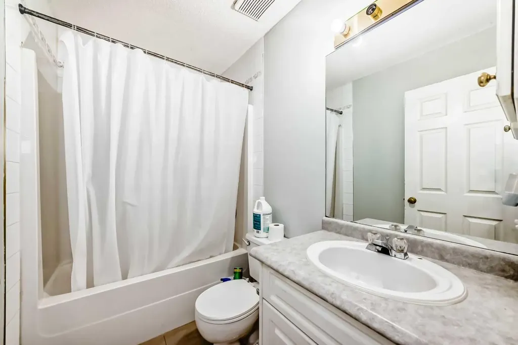 22 Applestone Park SE Calgary AB T2A 7S4
