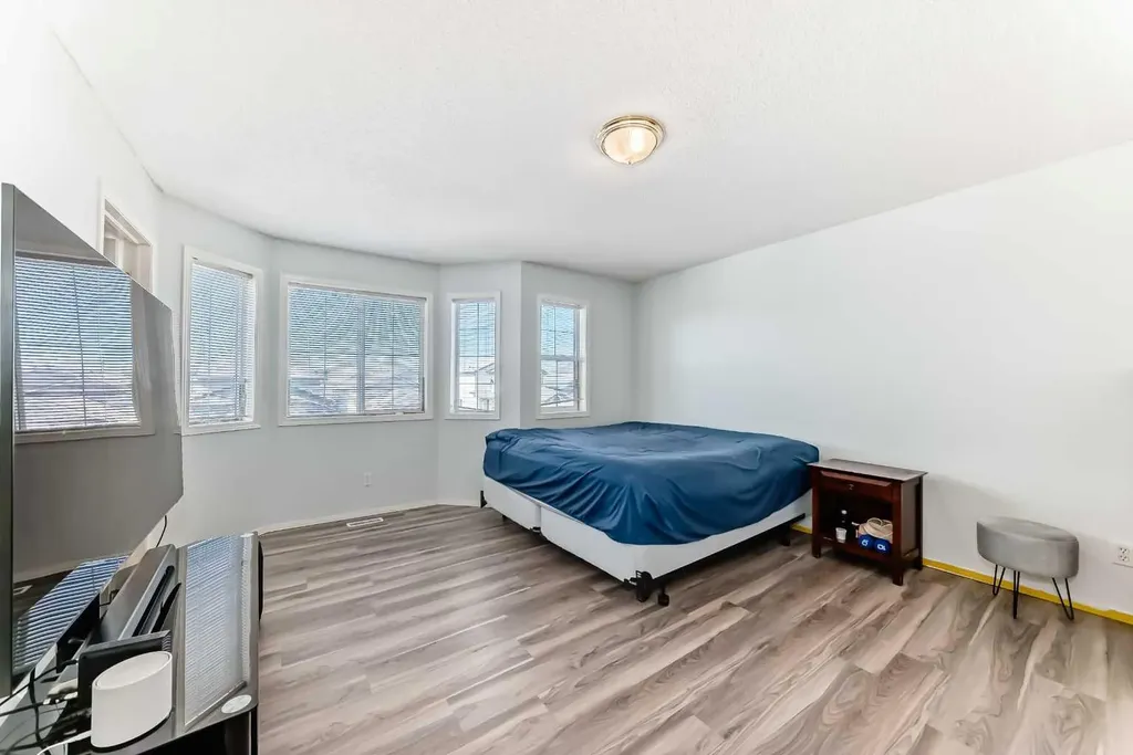22 Applestone Park SE Calgary AB T2A 7S4