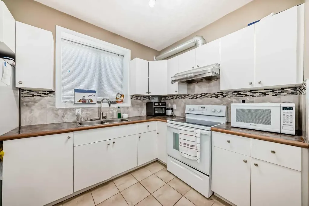 22 Applestone Park SE Calgary AB T2A 7S4