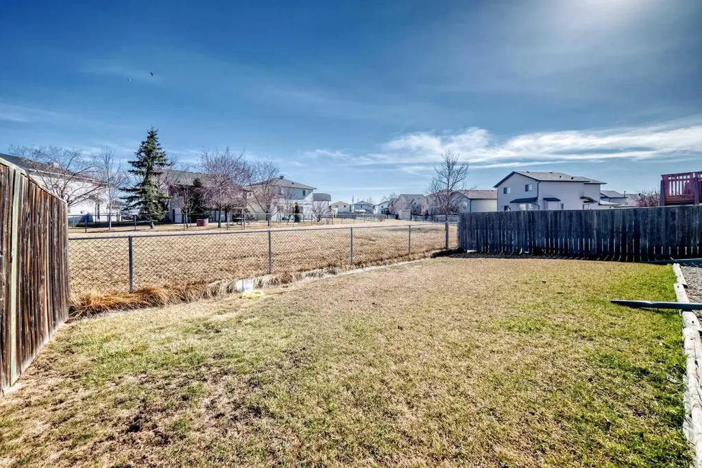 22 Applestone Park SE Calgary AB T2A 7S4