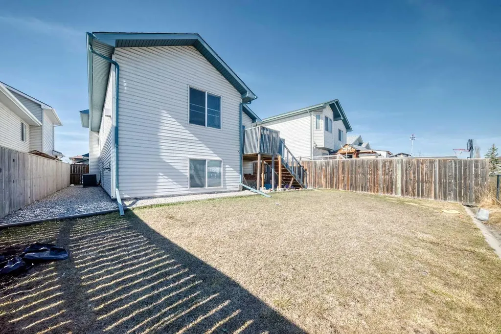 22 Applestone Park SE Calgary AB T2A 7S4