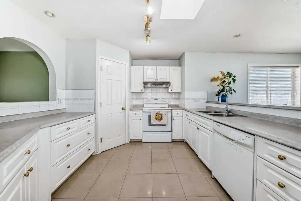 22 Applestone Park SE Calgary AB T2A 7S4