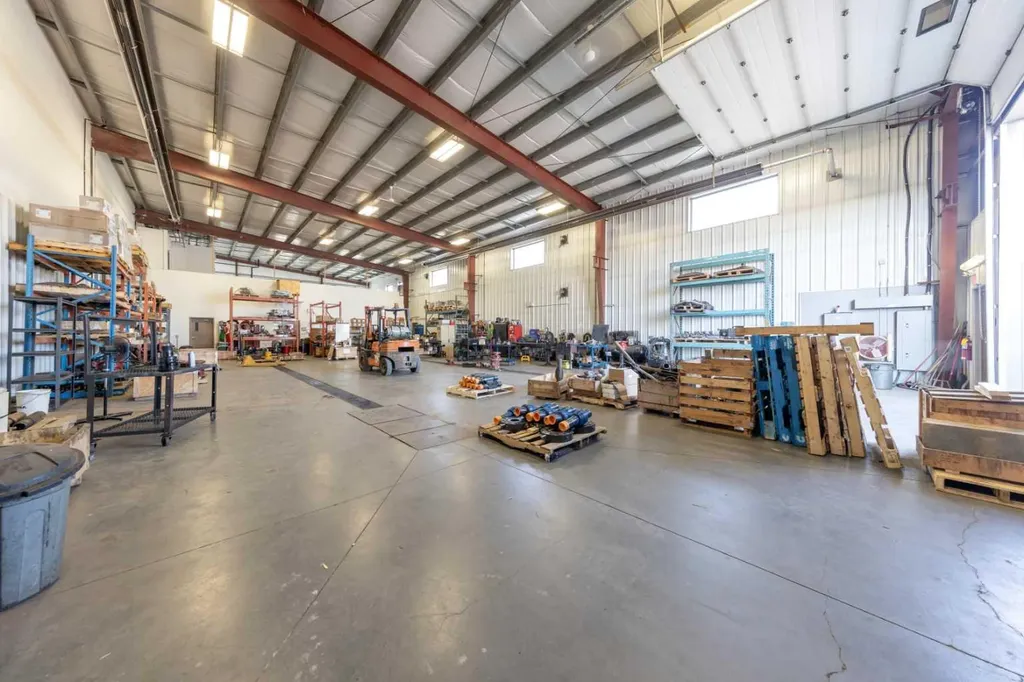 7156 56 Street Lloydminster AB T9V 2W8