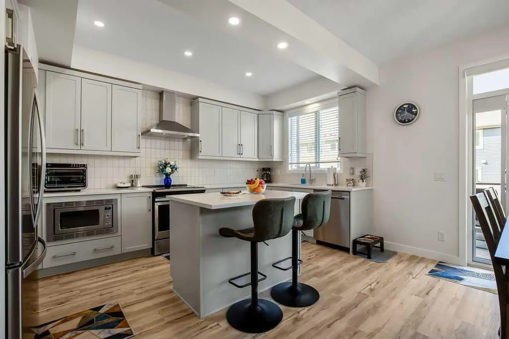 639 Kingsmere Way SE Airdrie AB T4A 0X7