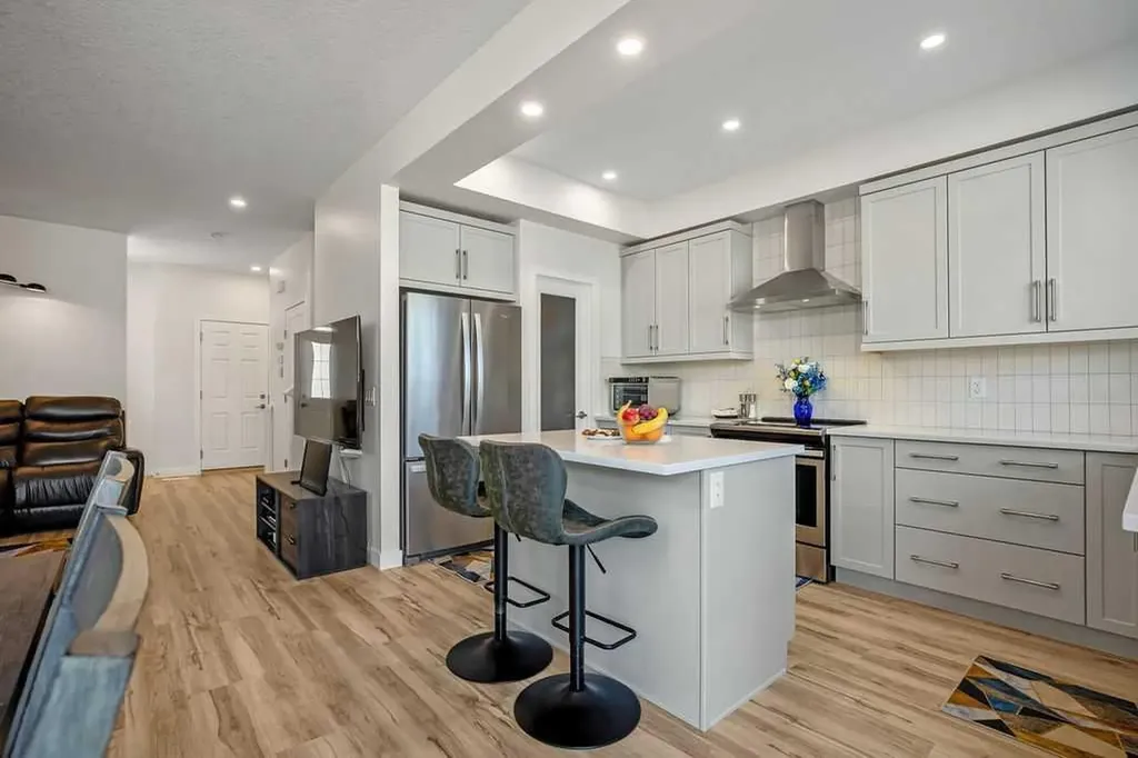 639 Kingsmere Way SE Airdrie AB T4A 0X7