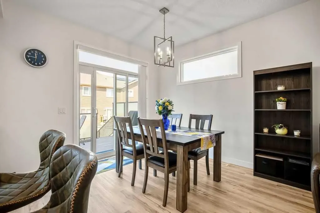 639 Kingsmere Way SE Airdrie AB T4A 0X7