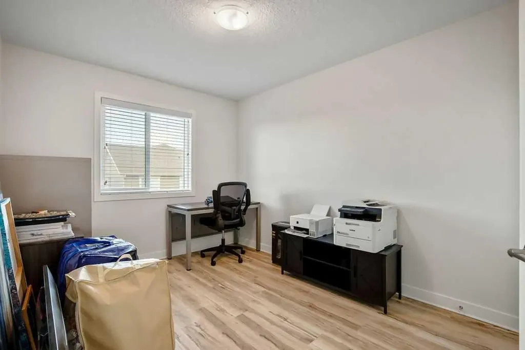 639 Kingsmere Way SE Airdrie AB T4A 0X7