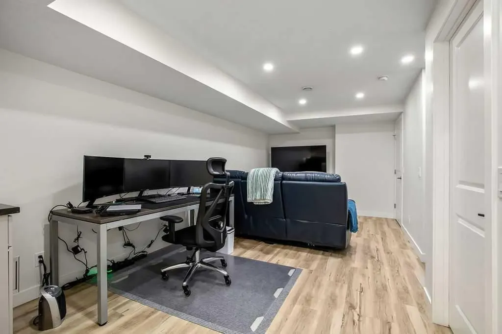 639 Kingsmere Way SE Airdrie AB T4A 0X7