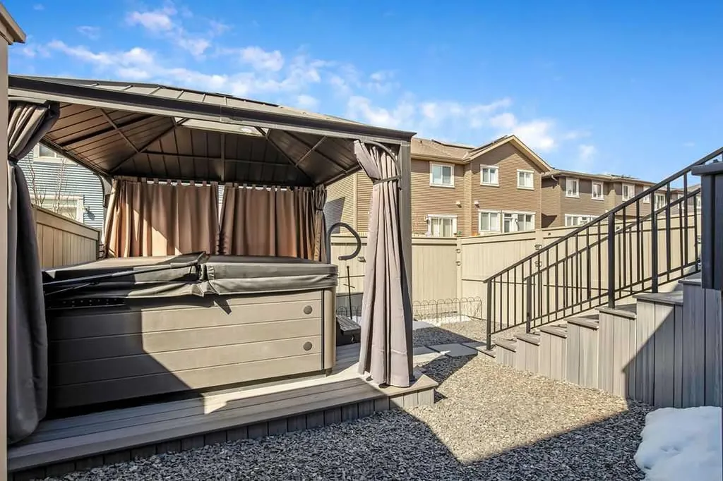 639 Kingsmere Way SE Airdrie AB T4A 0X7