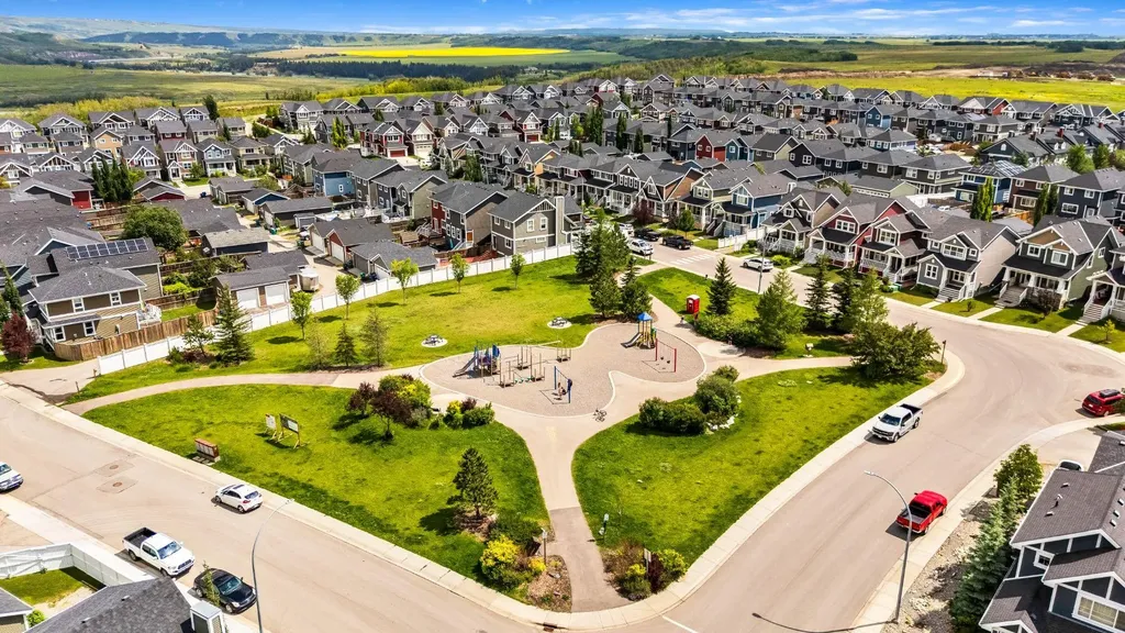 773 River Heights Crescent Cochrane AB T4C 0S2