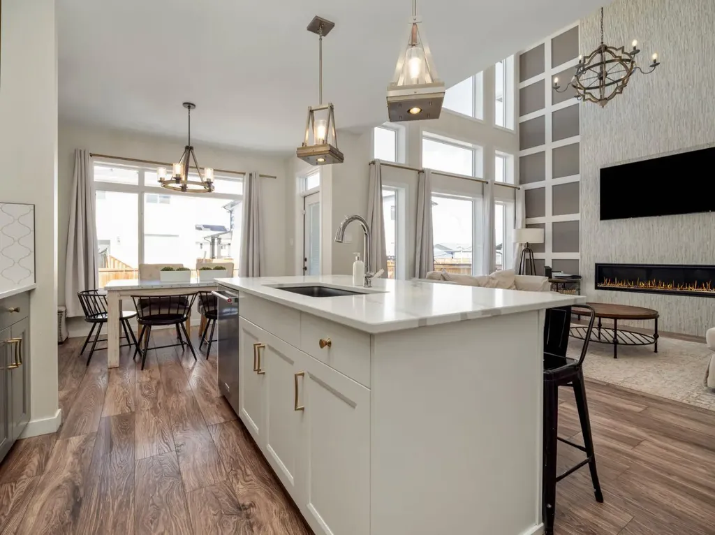 653 Aquitania Boulevard W Lethbridge AB T1J 5N4