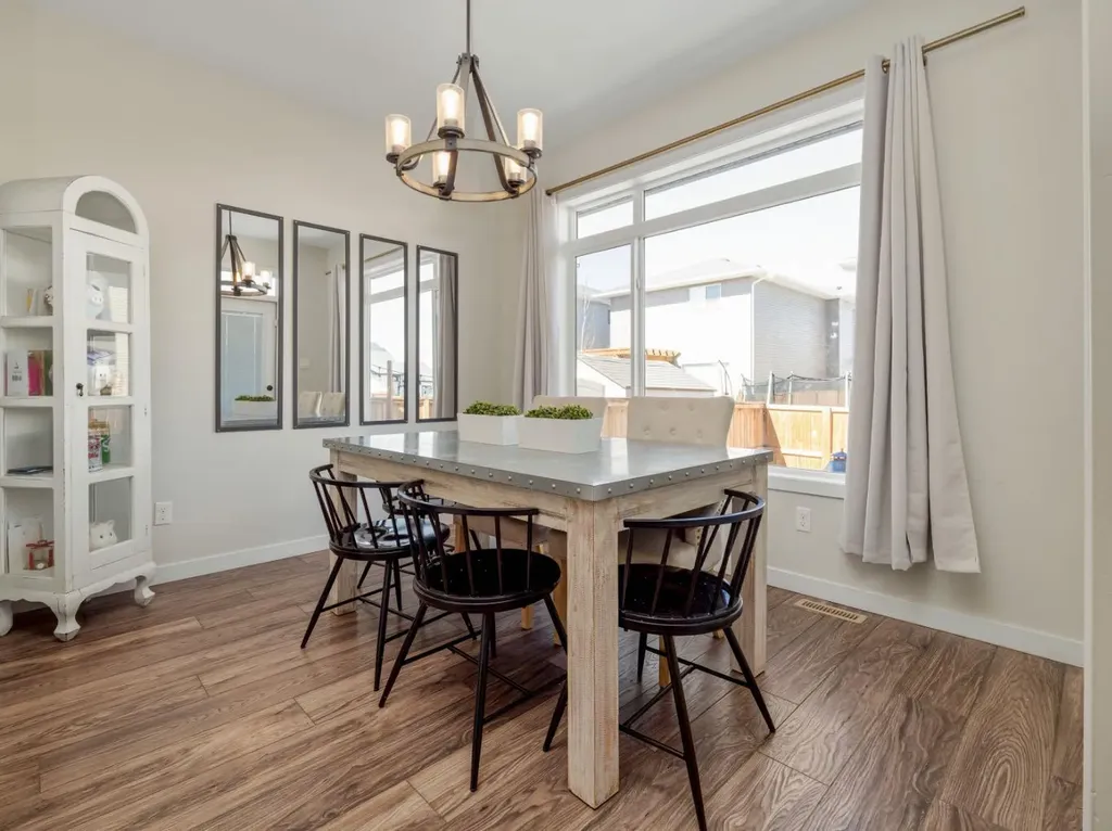 653 Aquitania Boulevard W Lethbridge AB T1J 5N4