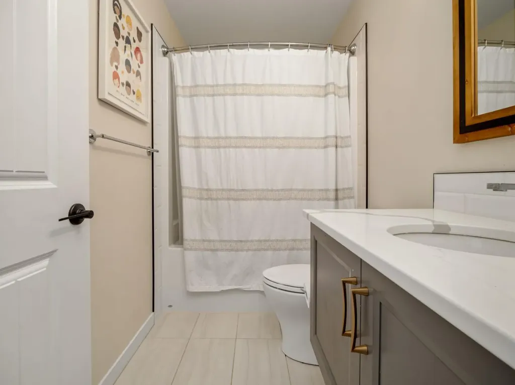 653 Aquitania Boulevard W Lethbridge AB T1J 5N4