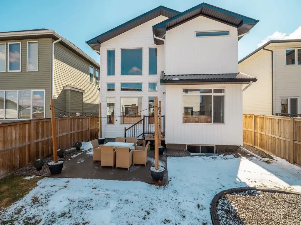 653 Aquitania Boulevard W Lethbridge AB T1J 5N4