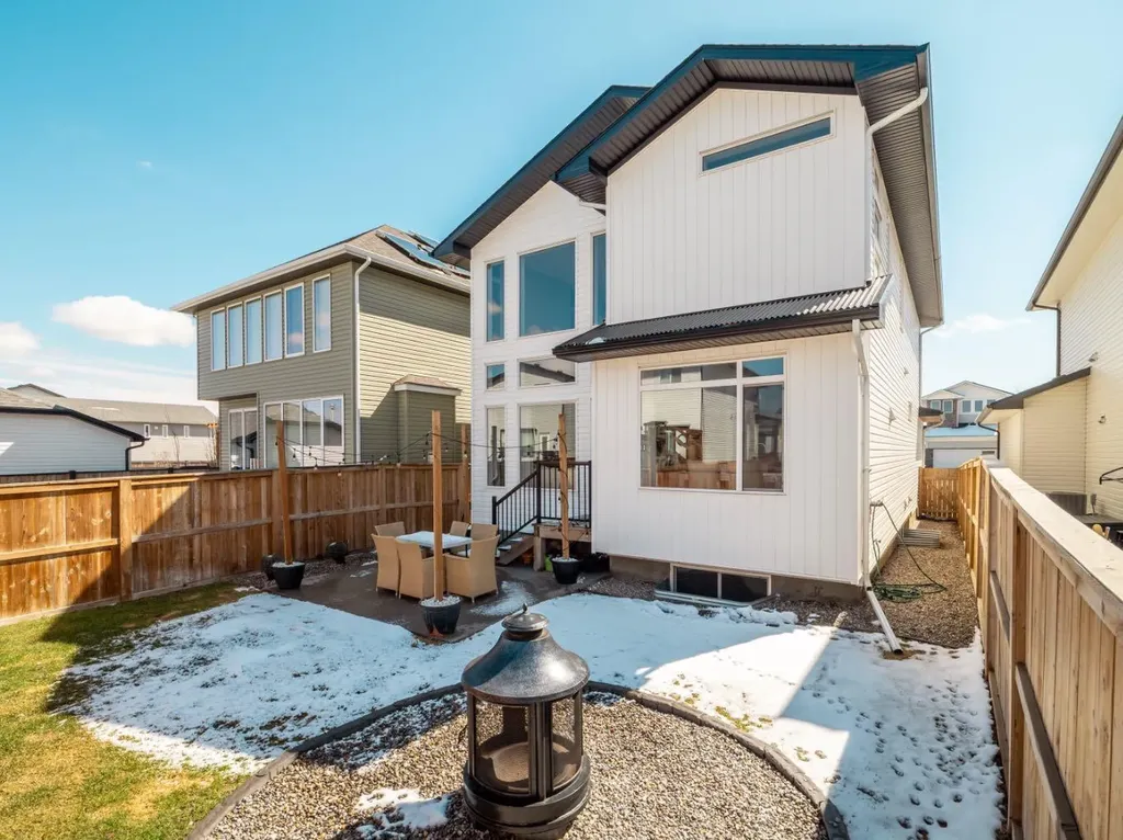 653 Aquitania Boulevard W Lethbridge AB T1J 5N4