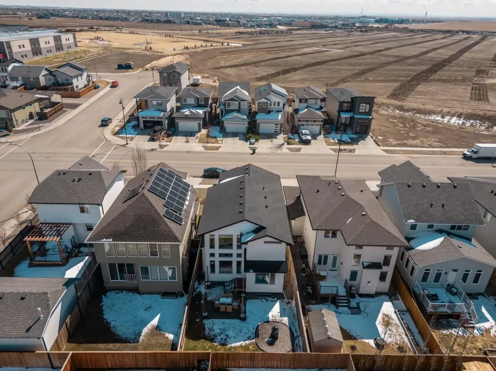 653 Aquitania Boulevard W Lethbridge AB T1J 5N4