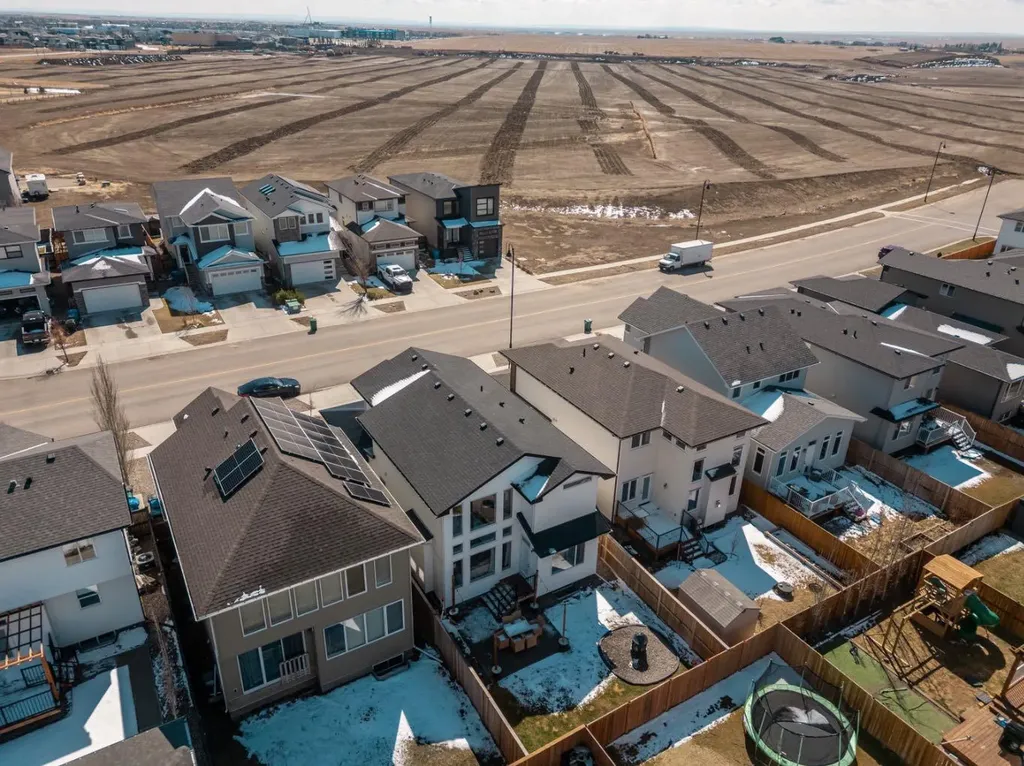 653 Aquitania Boulevard W Lethbridge AB T1J 5N4