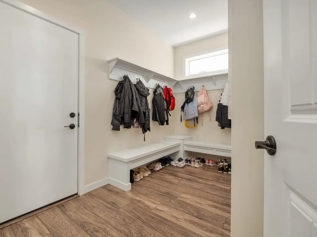 653 Aquitania Boulevard W Lethbridge AB T1J 5N4