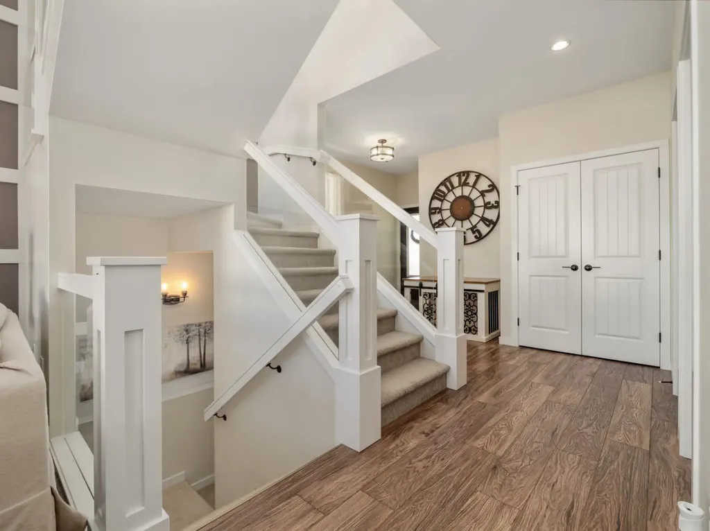 653 Aquitania Boulevard W Lethbridge AB T1J 5N4