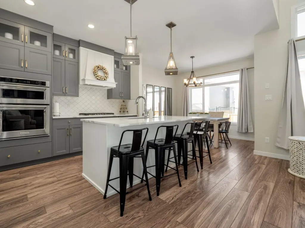 653 Aquitania Boulevard W Lethbridge AB T1J 5N4
