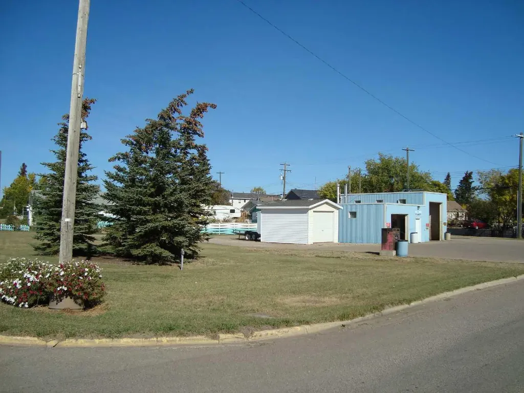 116 1st Avenue Trochu AB T0M 2C0